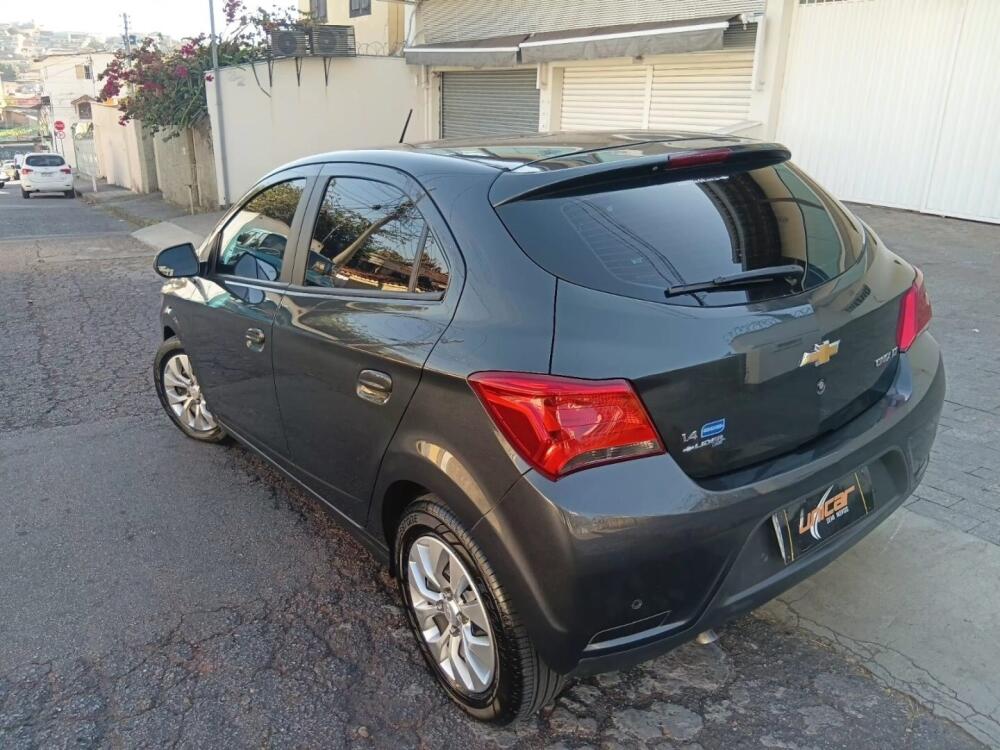 Chevrolet Onix Hatch
