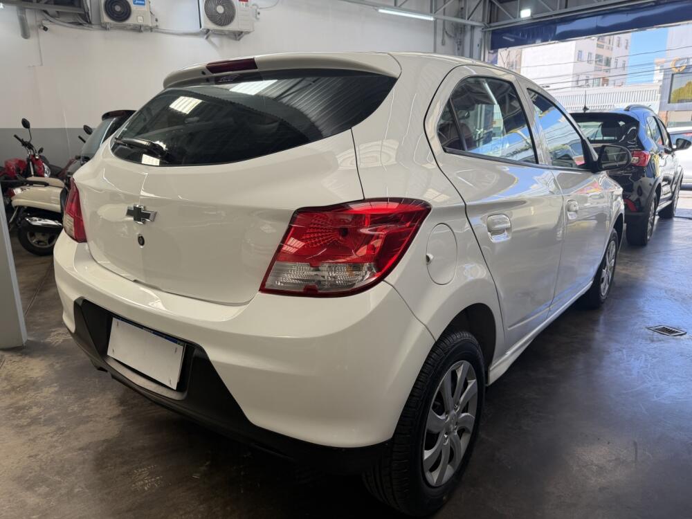 Chevrolet Onix Hatch
