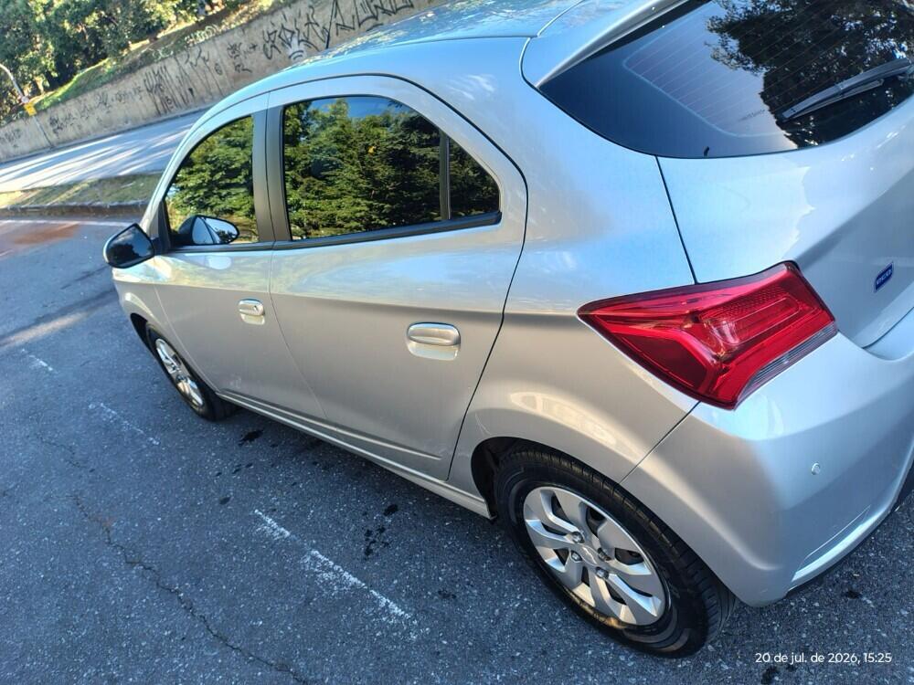 Chevrolet Onix Hatch