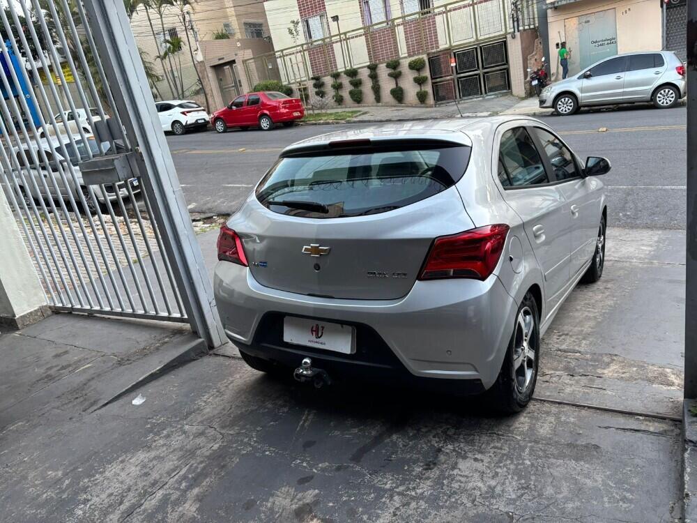 Chevrolet Onix Hatch