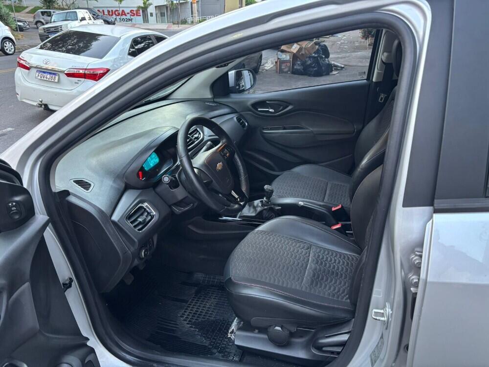 Chevrolet Onix Hatch