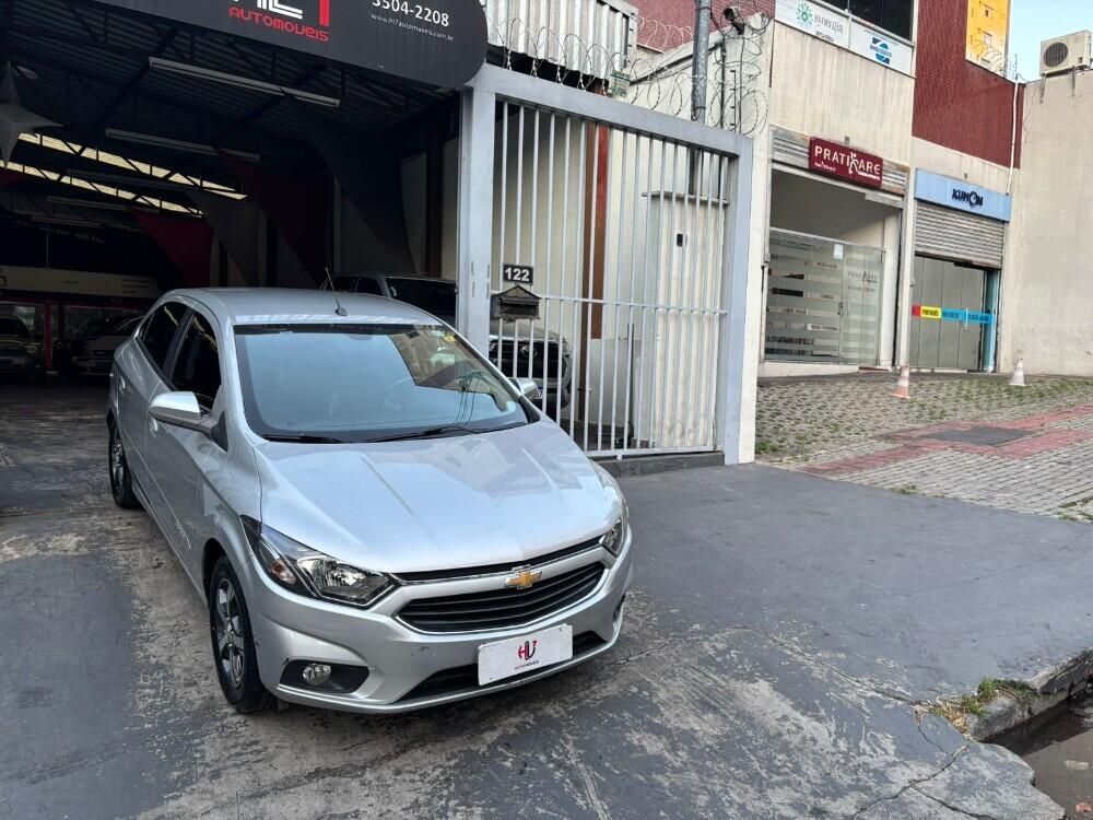 Chevrolet Onix Hatch