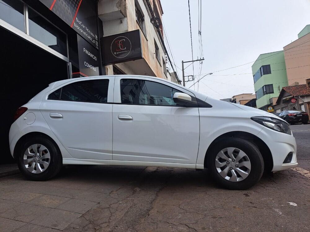 Chevrolet Onix Hatch