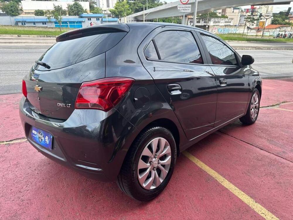 Chevrolet Onix Hatch