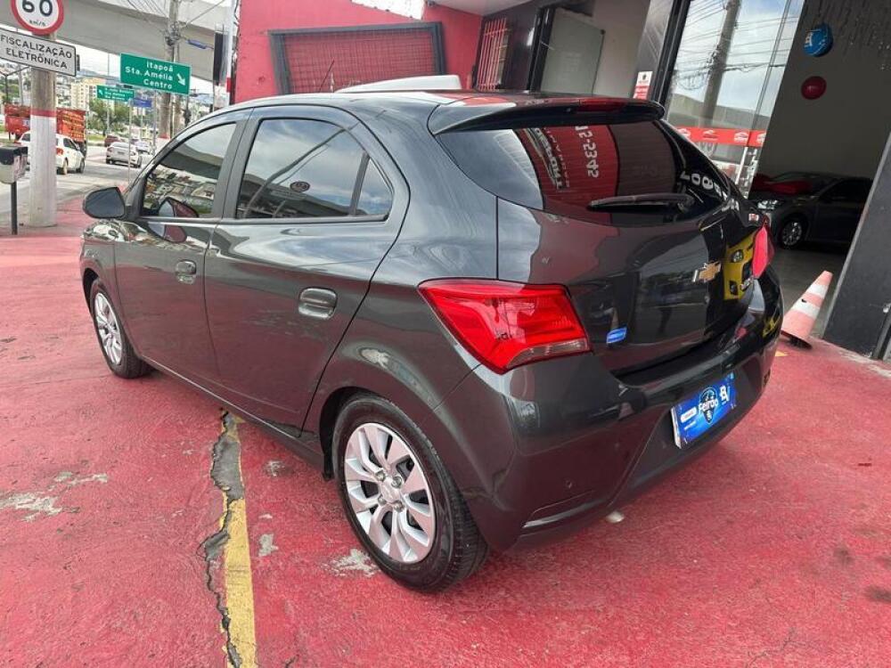 Chevrolet Onix Hatch