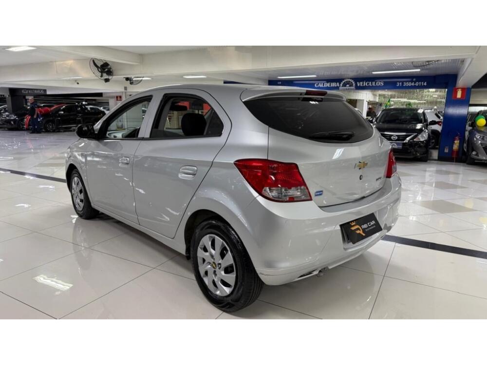Chevrolet Onix Hatch