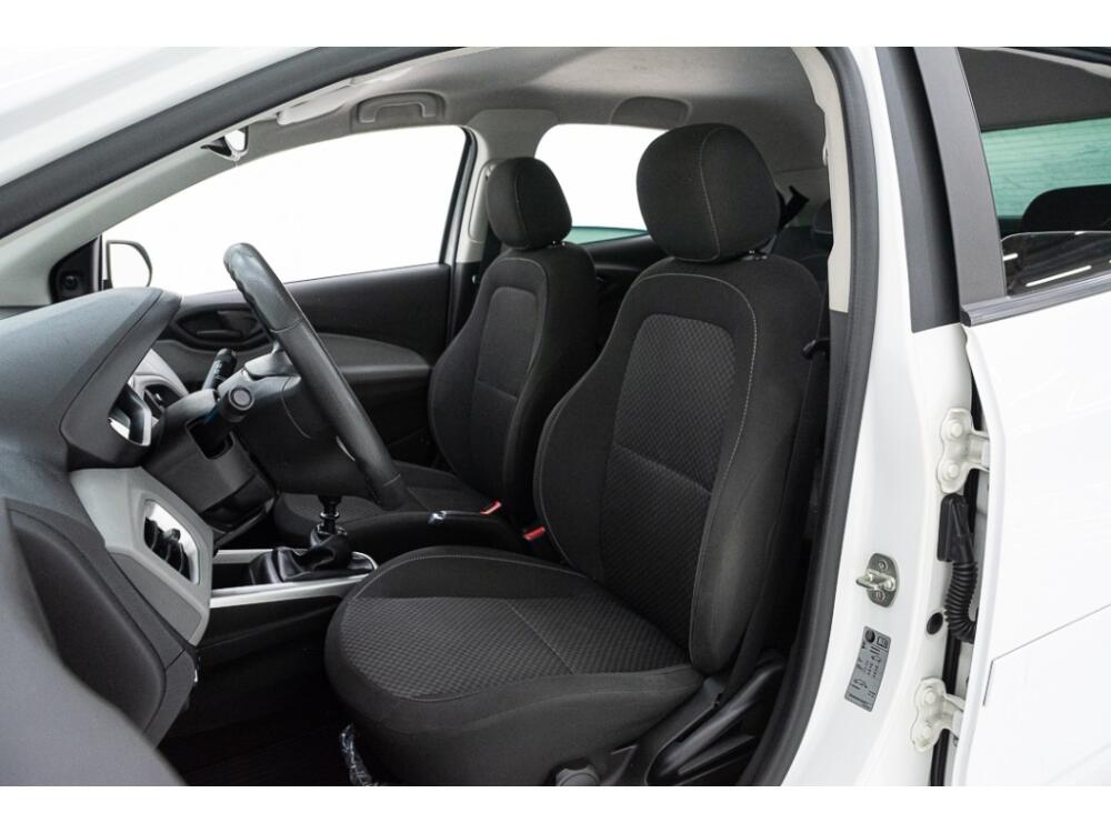 Chevrolet Onix Hatch