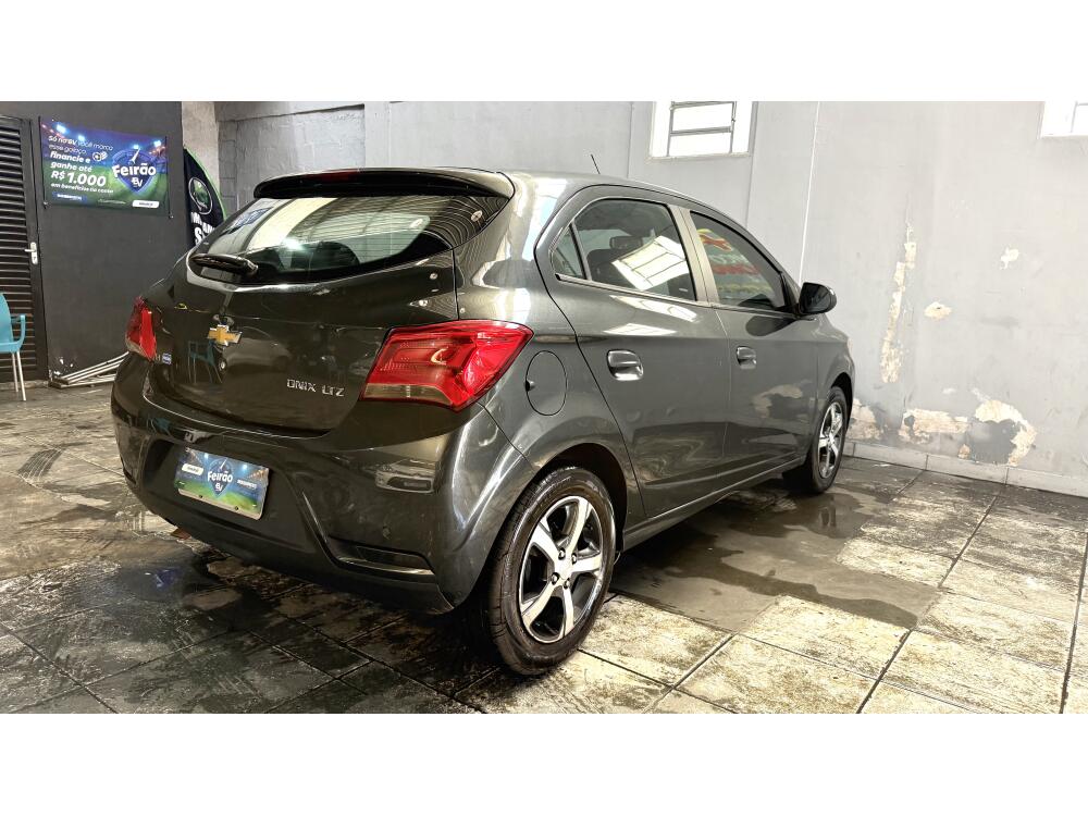 Chevrolet Onix Hatch