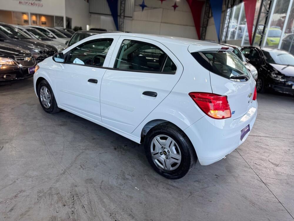 Chevrolet Onix Hatch