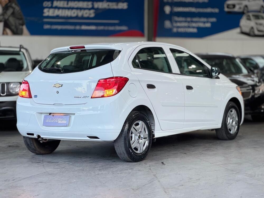 Chevrolet Onix Hatch
