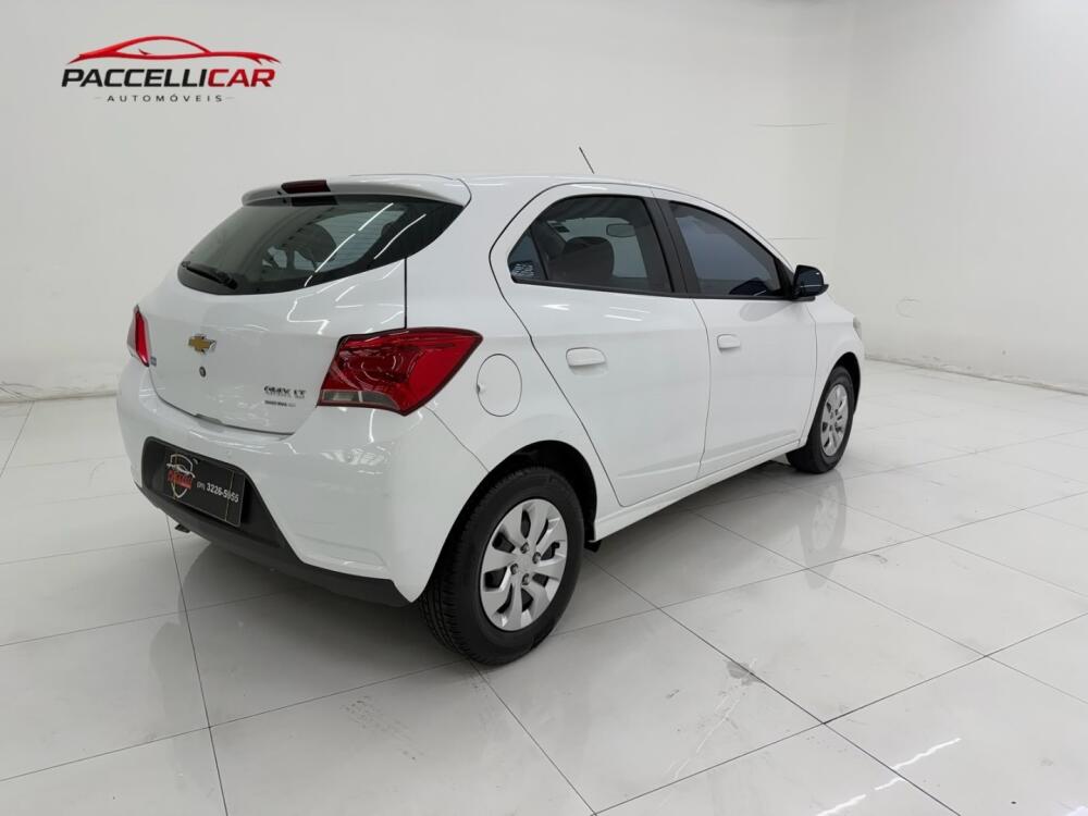 Chevrolet Onix Hatch