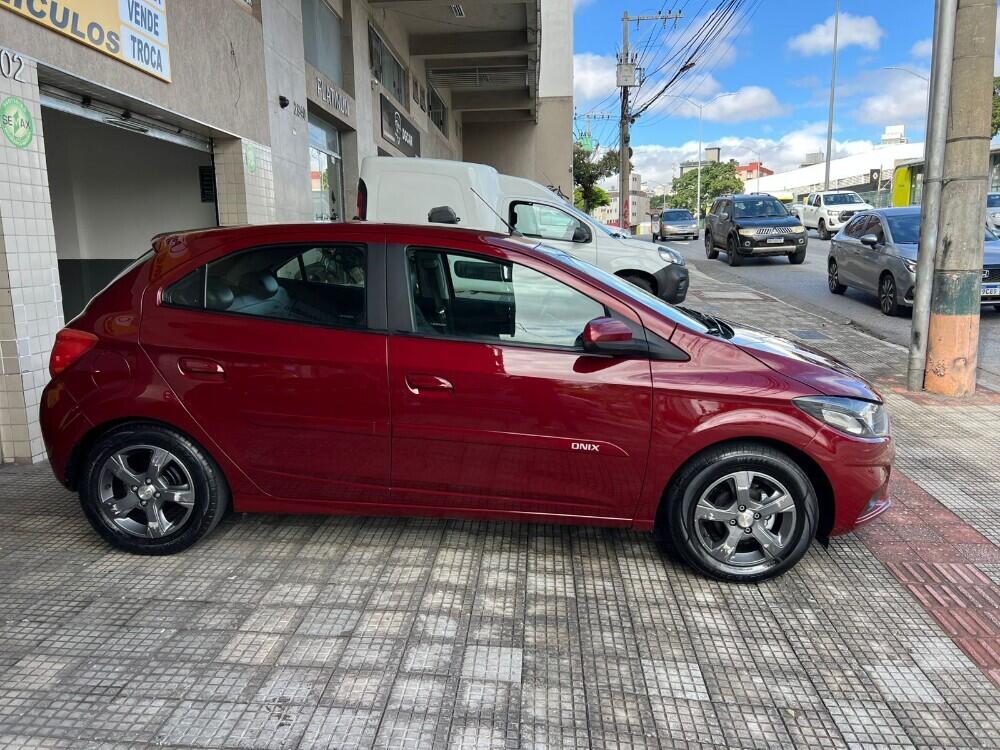 Chevrolet Onix Hatch