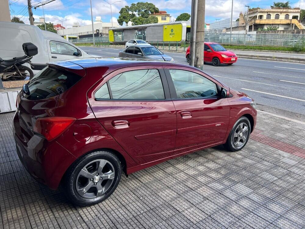 Chevrolet Onix Hatch