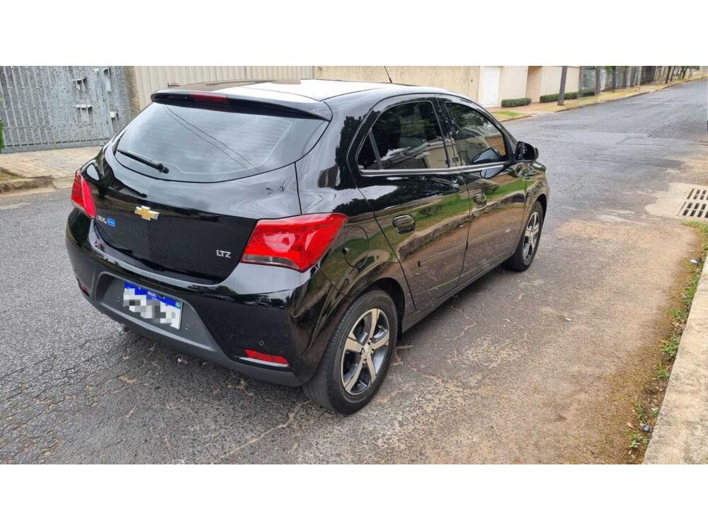 Chevrolet Onix Hatch