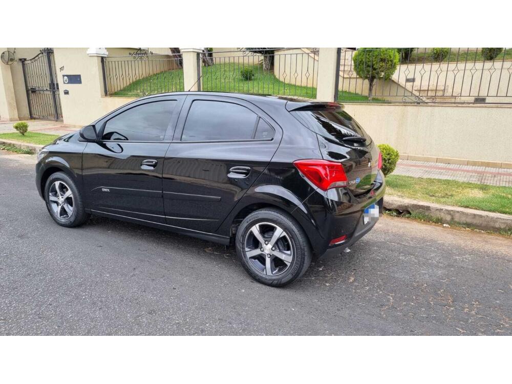 Chevrolet Onix Hatch