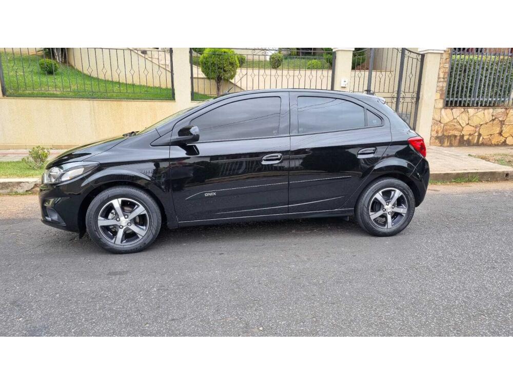 Chevrolet Onix Hatch