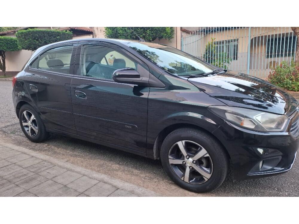 Chevrolet Onix Hatch