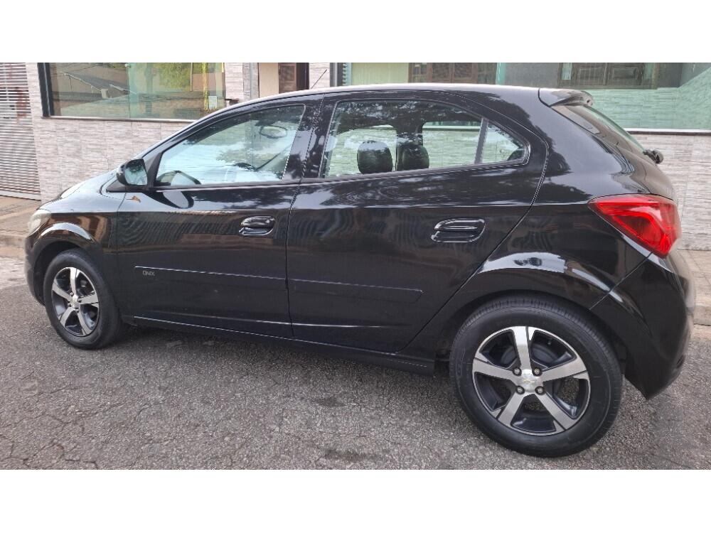 Chevrolet Onix Hatch