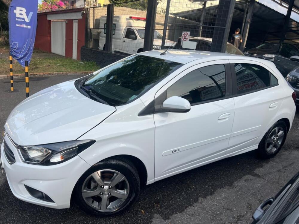 Chevrolet Onix Hatch