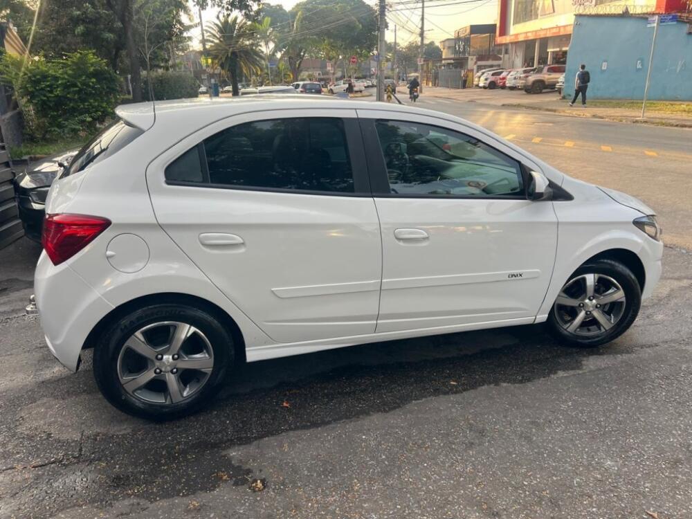 Chevrolet Onix Hatch