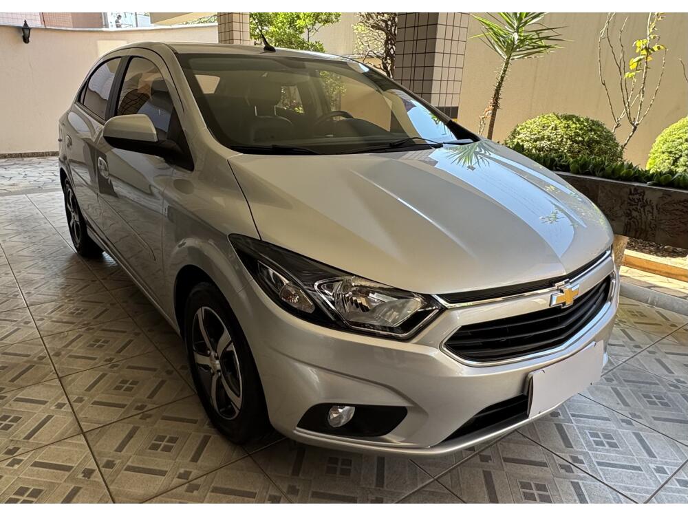 Chevrolet Onix Hatch