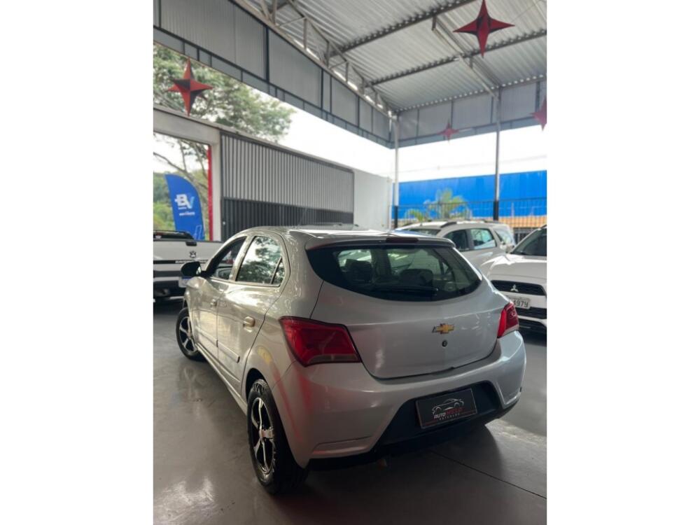 Chevrolet Onix Hatch
