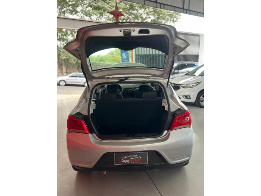 Chevrolet Onix Hatch