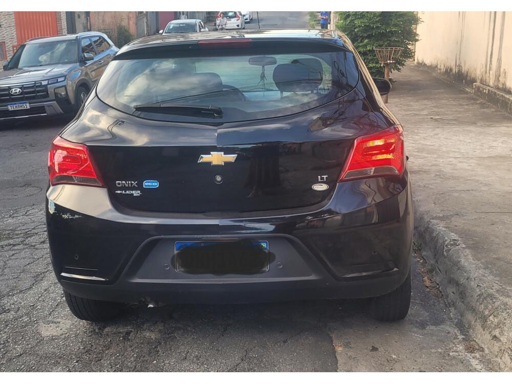 Chevrolet Onix Hatch