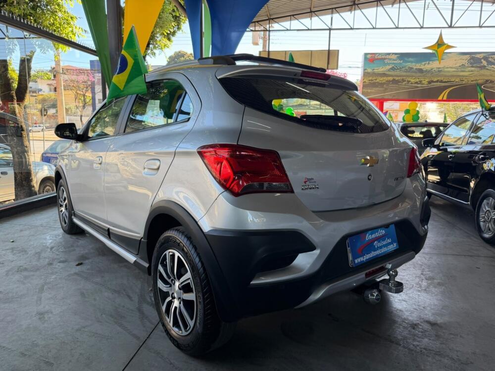 Chevrolet Onix Hatch