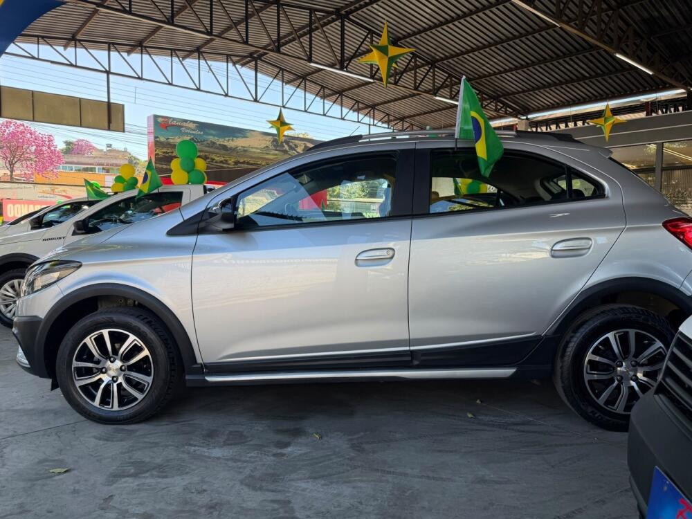 Chevrolet Onix Hatch