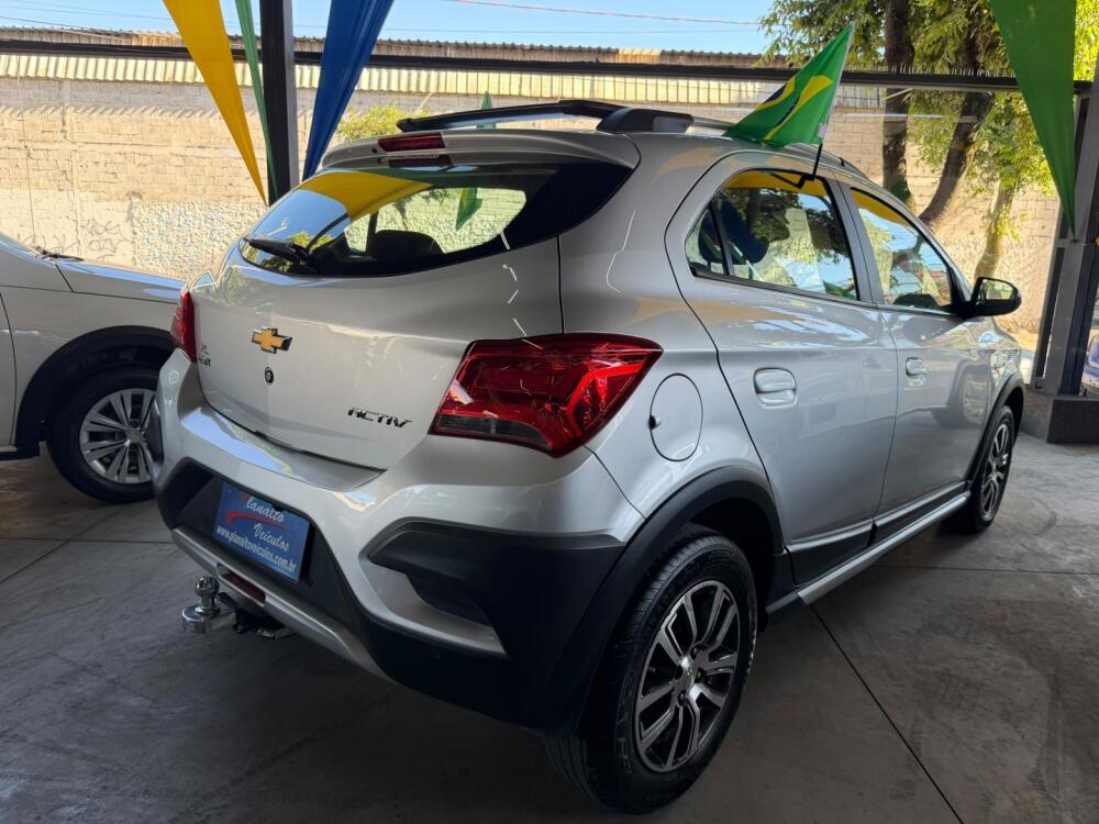 Chevrolet Onix Hatch