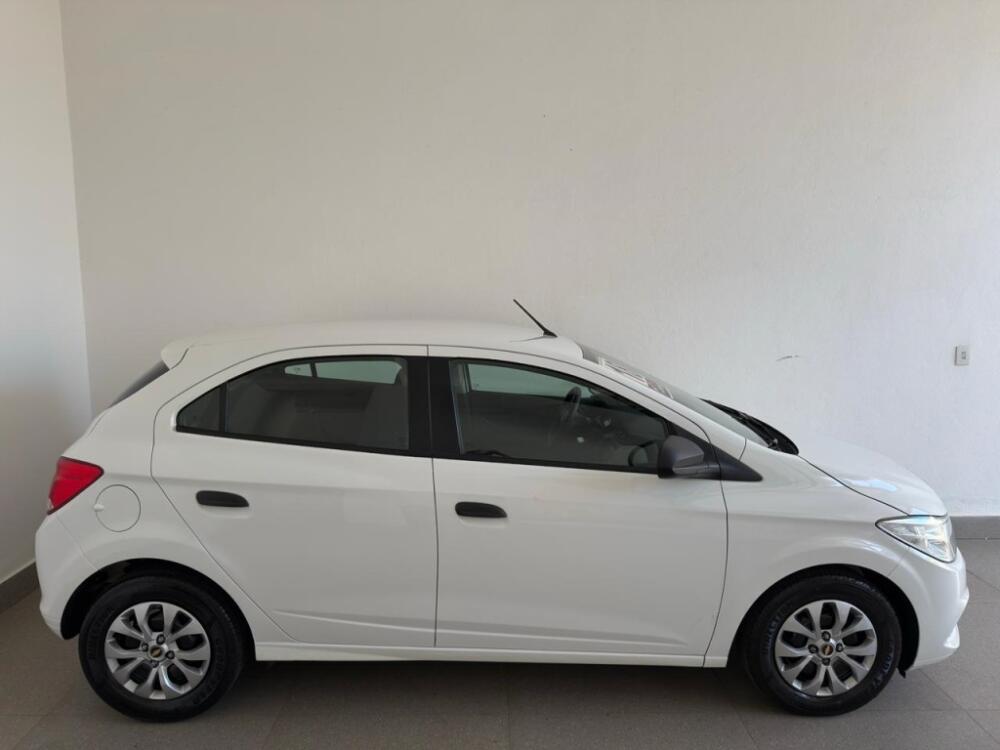 Chevrolet Onix Hatch