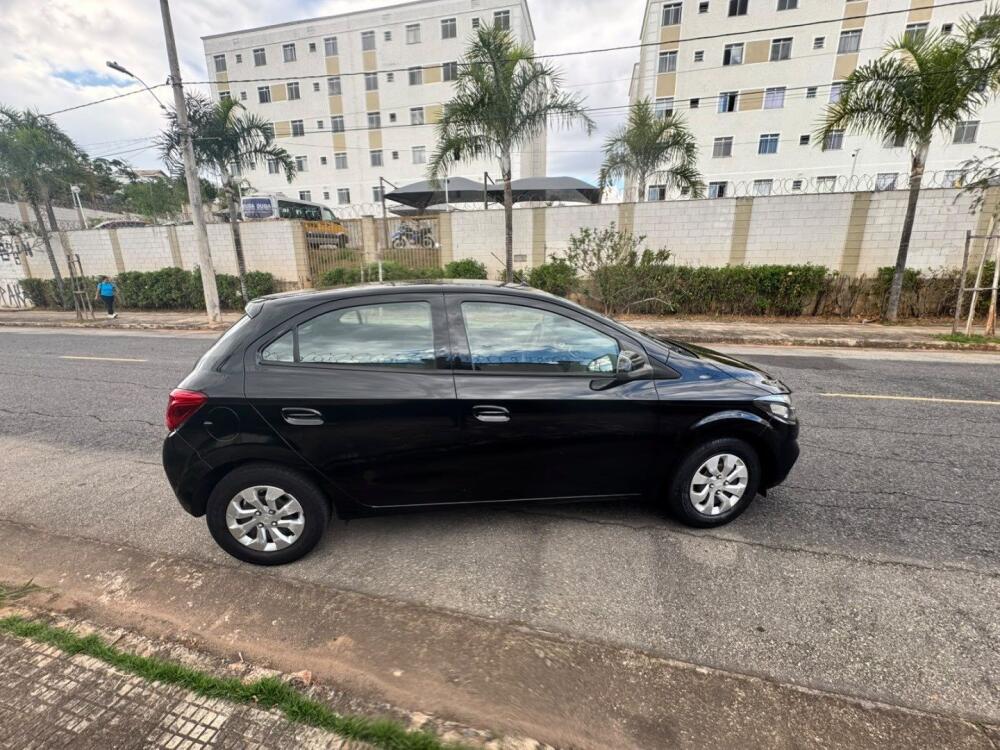 Chevrolet Onix Hatch