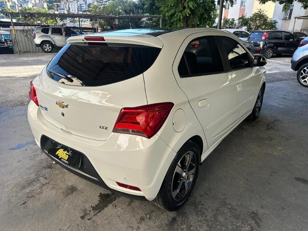 Chevrolet Onix Hatch
