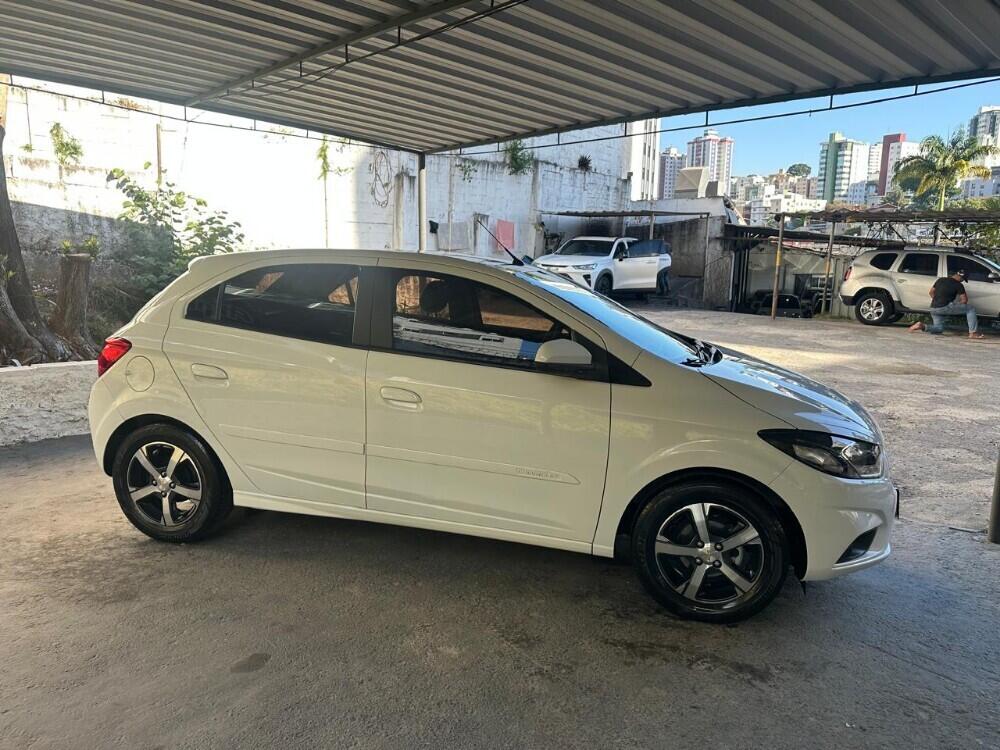 Chevrolet Onix Hatch