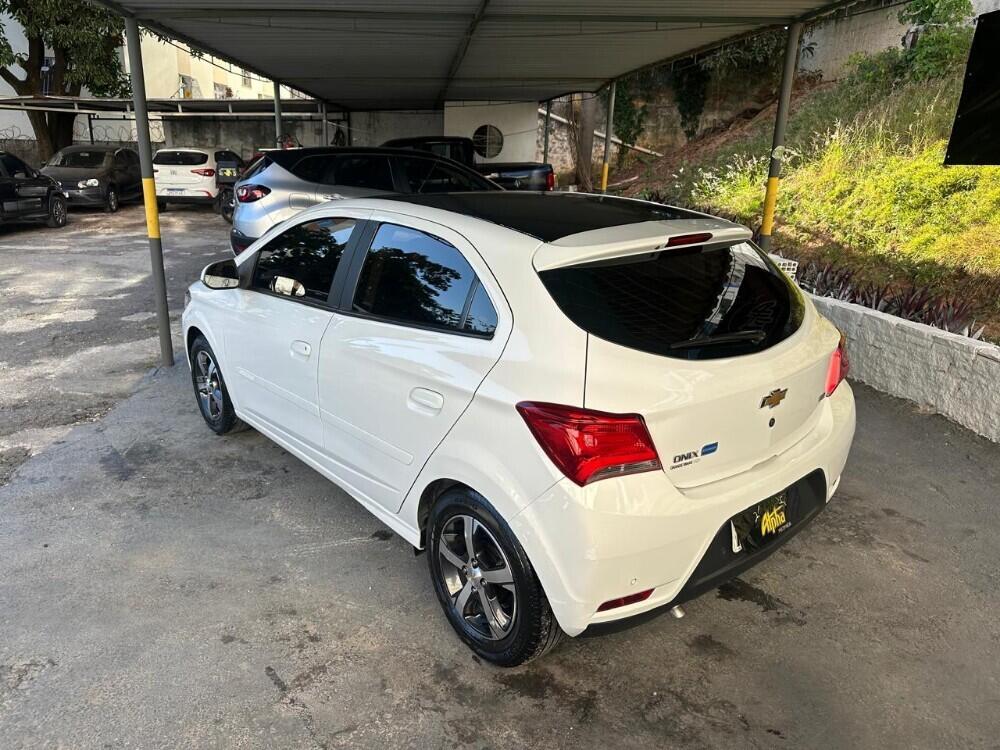 Chevrolet Onix Hatch
