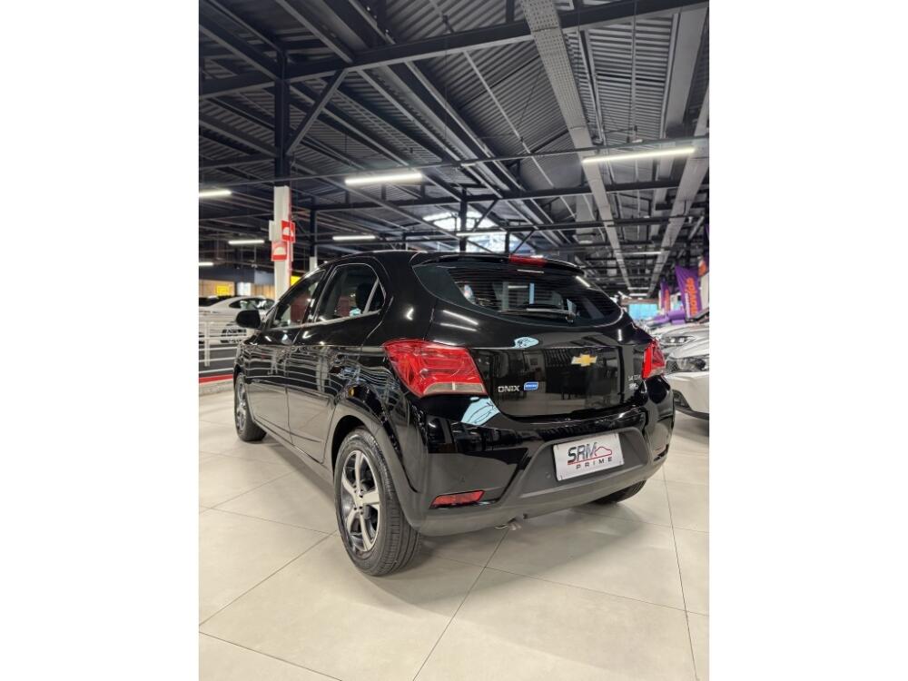 Chevrolet Onix Hatch