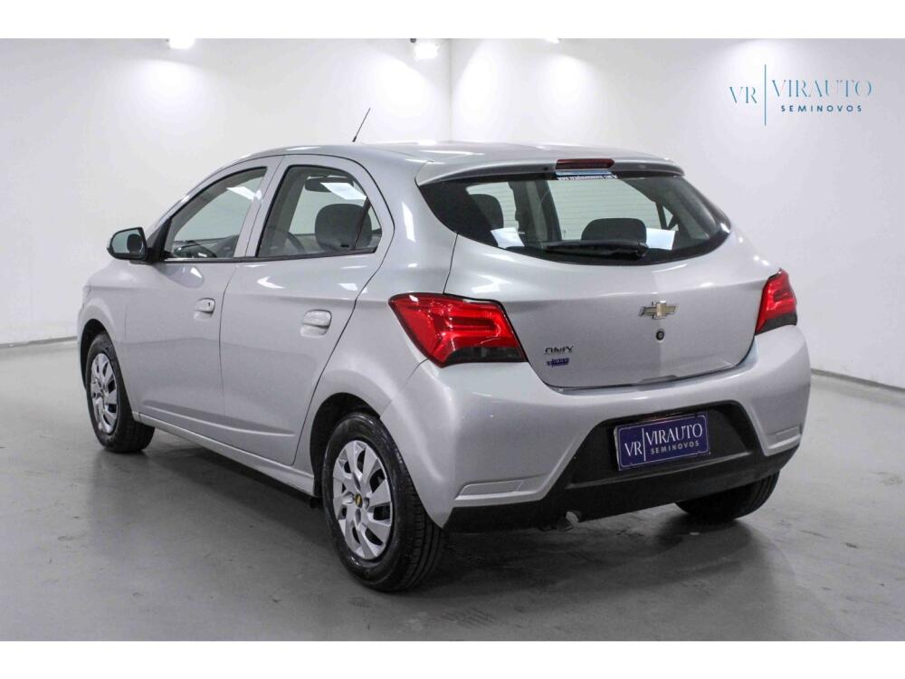 Chevrolet Onix Hatch