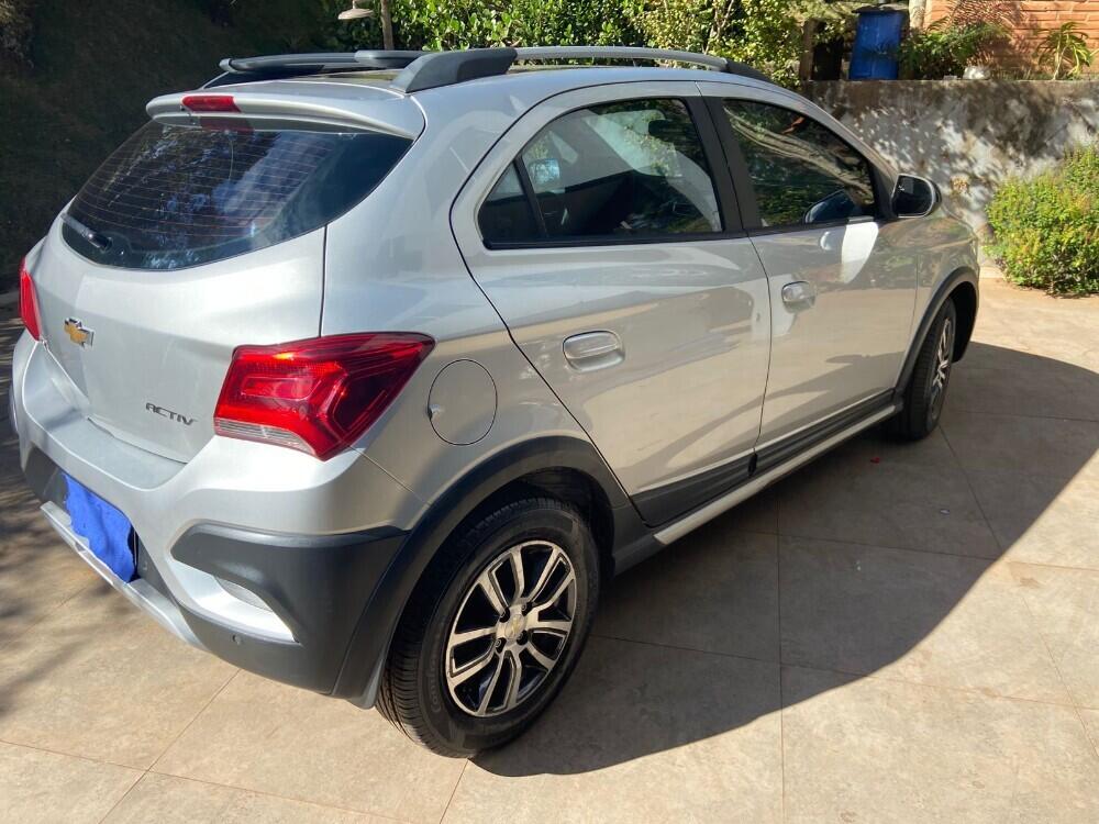 Chevrolet Onix Hatch