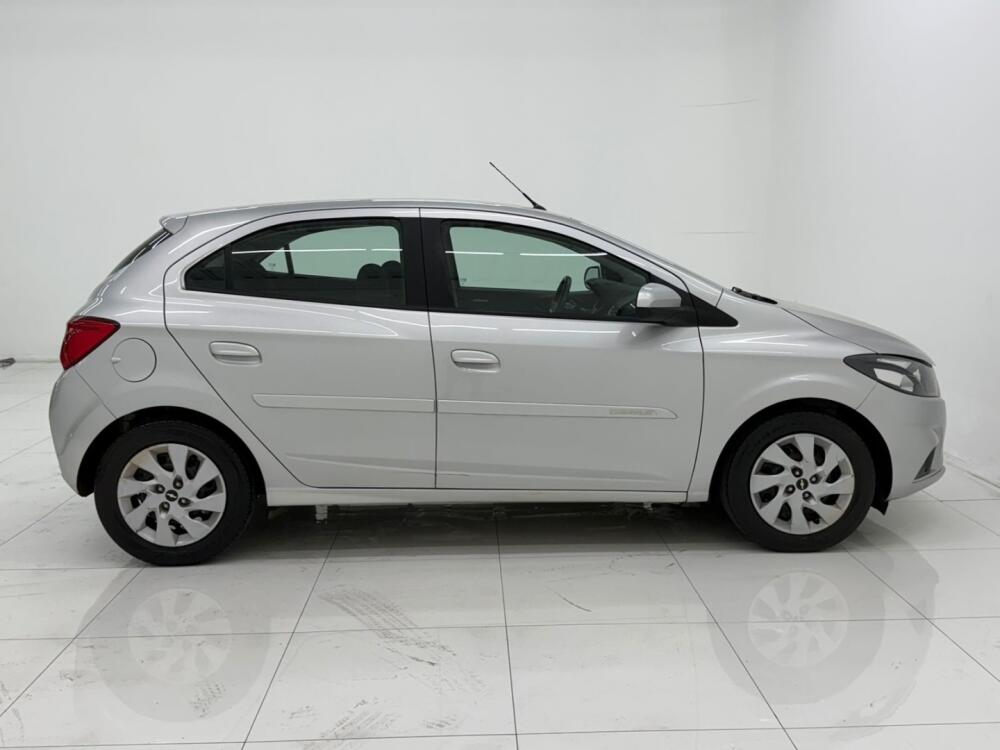 Chevrolet Onix Hatch