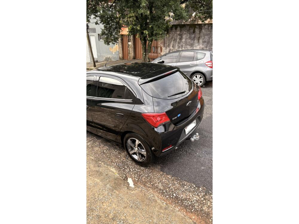 Chevrolet Onix Hatch