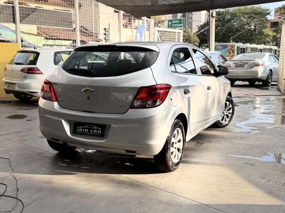 Chevrolet Onix Hatch