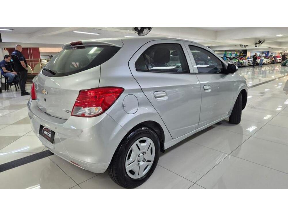 Chevrolet Onix Hatch