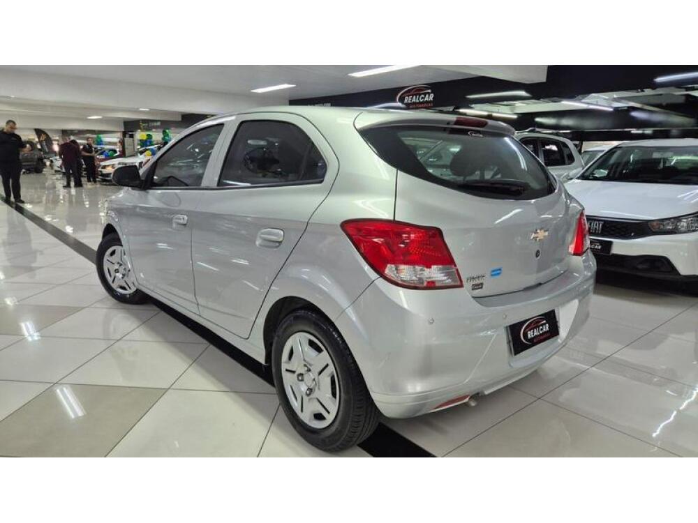 Chevrolet Onix Hatch