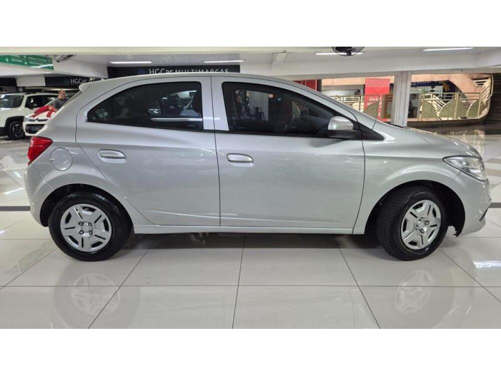Chevrolet Onix Hatch