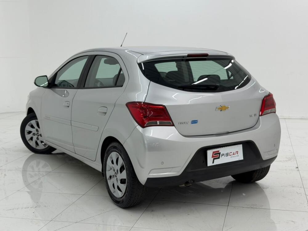 Chevrolet Onix Hatch