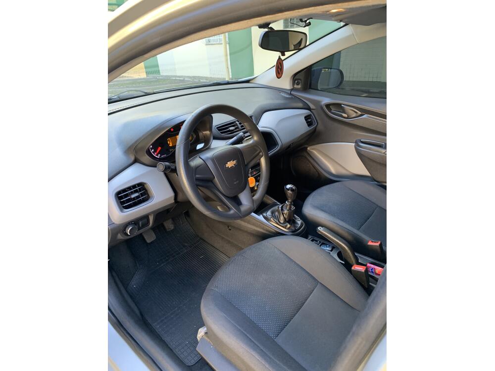 Chevrolet Onix Hatch