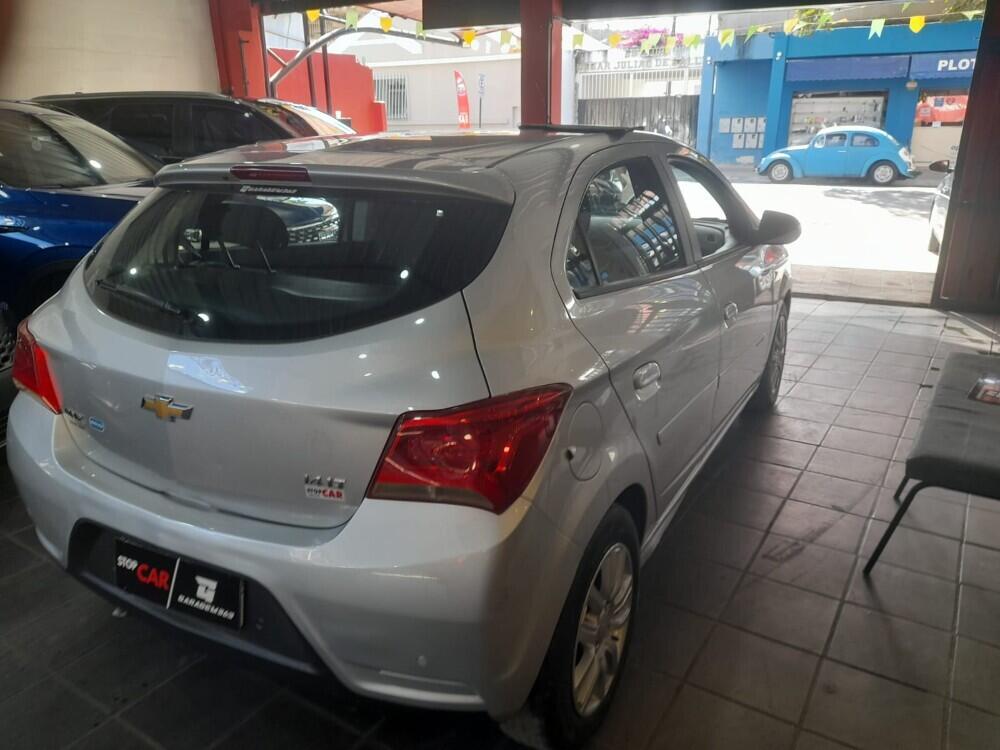 Chevrolet Onix Hatch