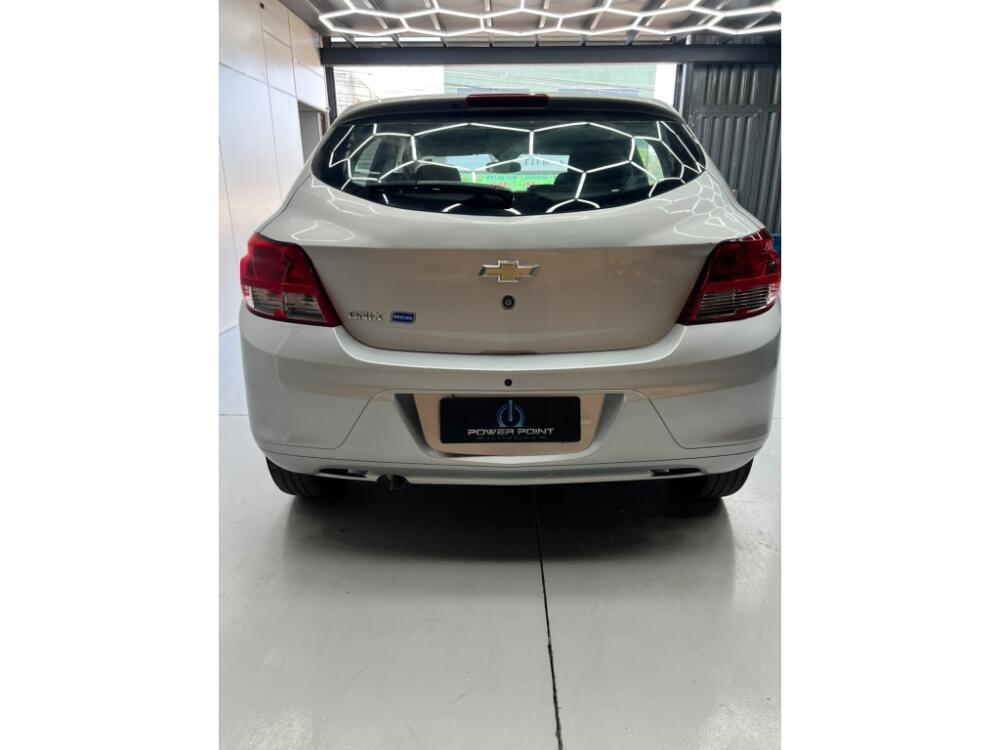Chevrolet Onix Hatch
