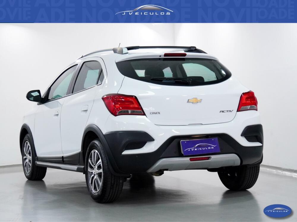 Chevrolet Onix Hatch
